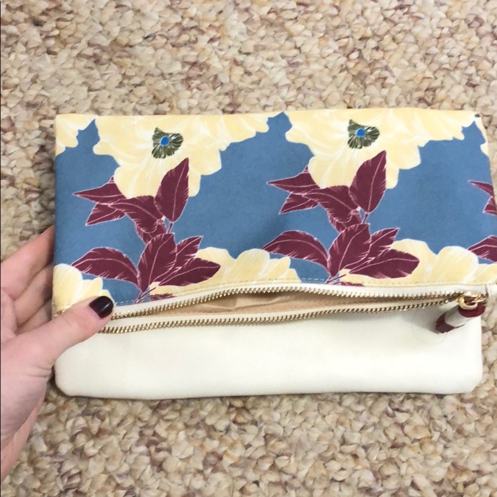 Reversible clutch.